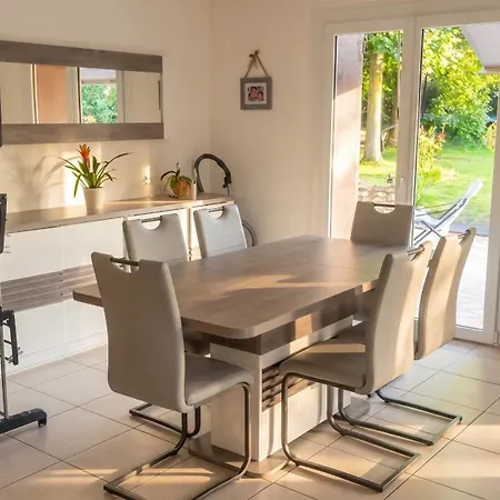 Maison Charmante Avec Piscine A Mecringes, 100 M²
